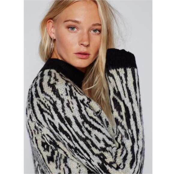 Free People Zebra Print Sweater Wool Blend Leave Me Wild Mock Neck Size XS - Picture 8 of 11